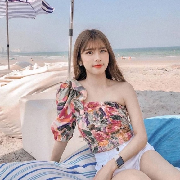 𝗡𝗪𝗧 𝗭𝗮𝗿𝗮 • Printed Asymmetric Top TRF - Picture 6 of 16